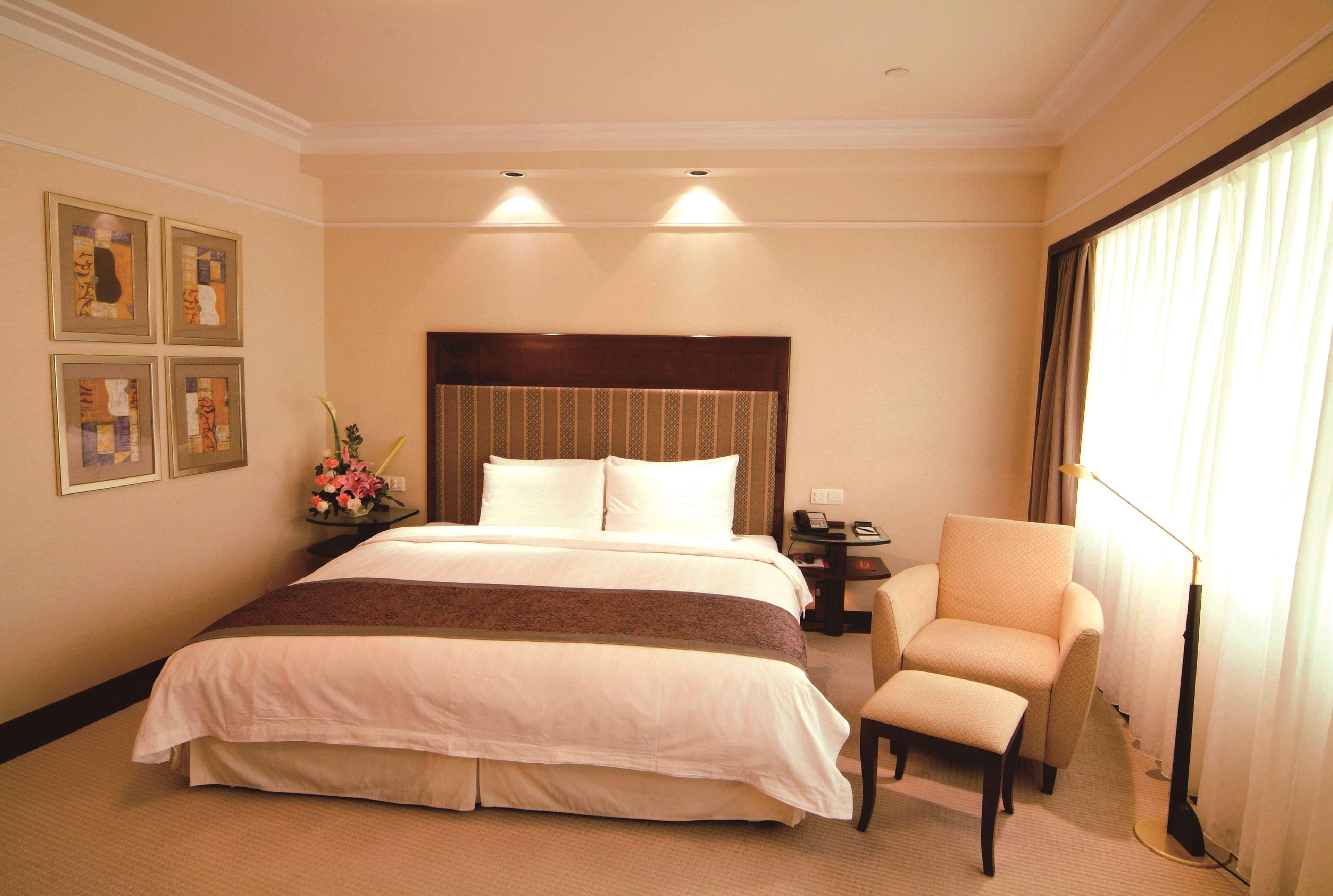 Howard Johnson Ginwa Plaza Hotel Сиань Экстерьер фото