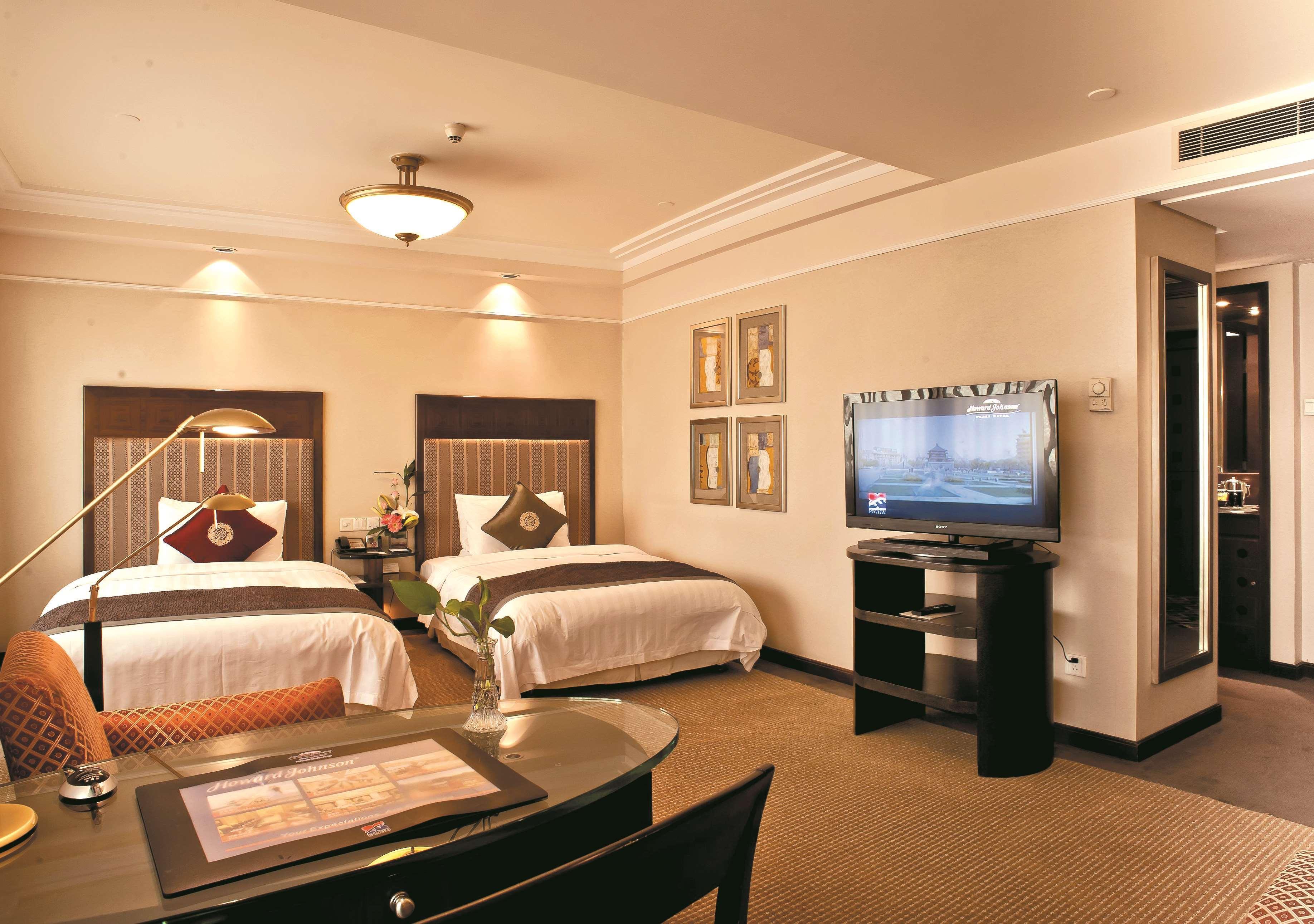 Howard Johnson Ginwa Plaza Hotel Сиань Экстерьер фото