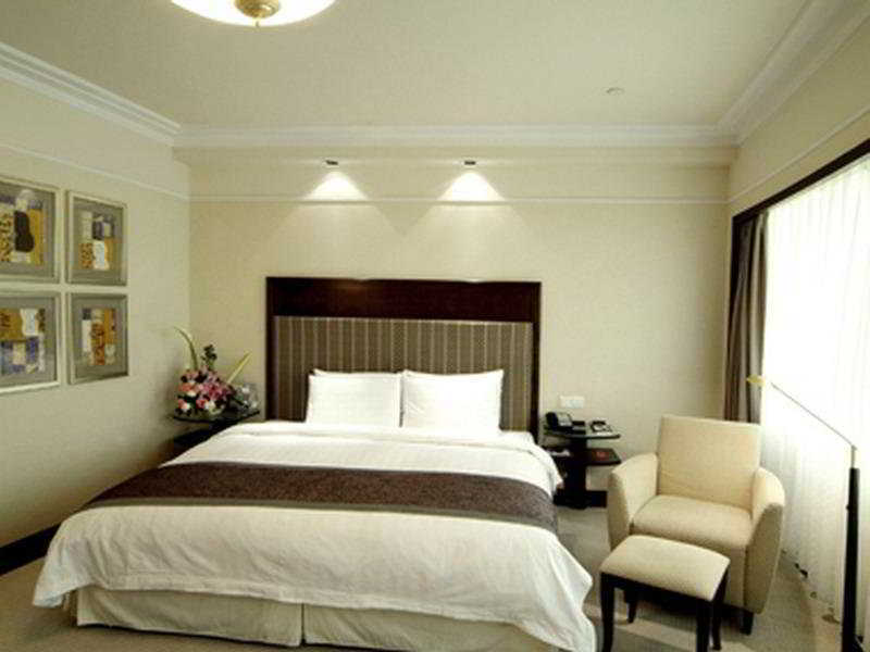 Howard Johnson Ginwa Plaza Hotel Сиань Экстерьер фото